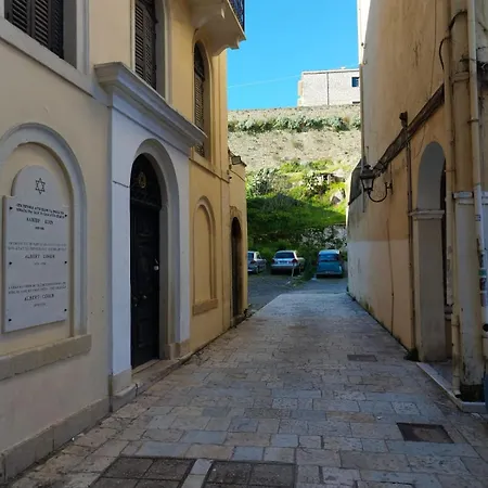 Castello Nuovo By Corfuescapes Appartement